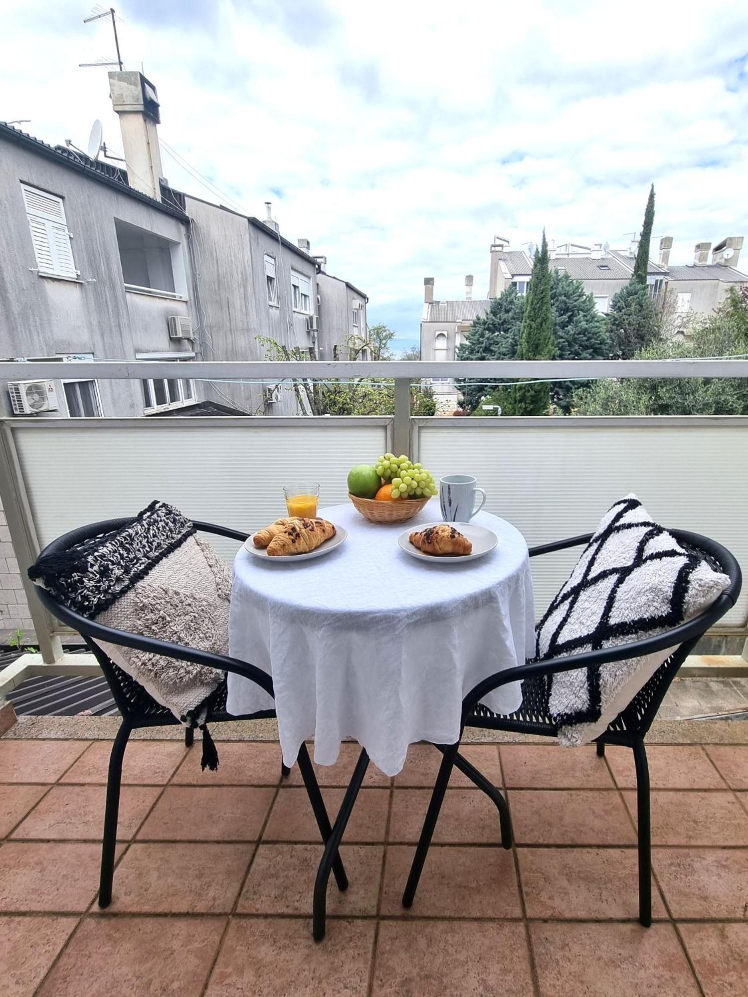 Apartment Sol Dolcevita Njivice Ngoại thất bức ảnh
